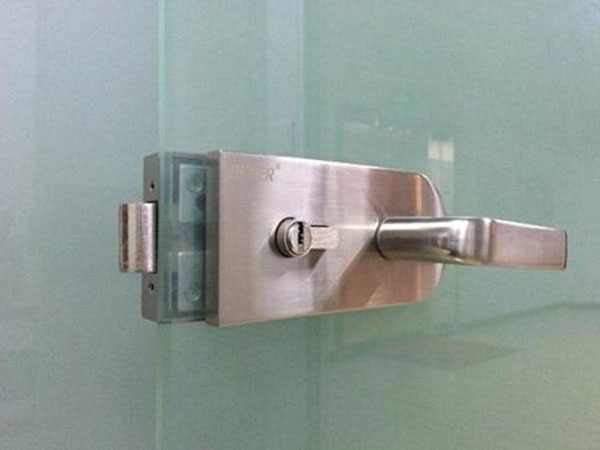 深圳開鎖換鎖芯多少錢